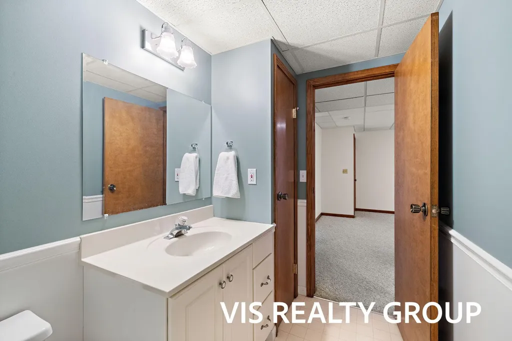 72 Skyline Circle NW Grand Rapids City MI 49504