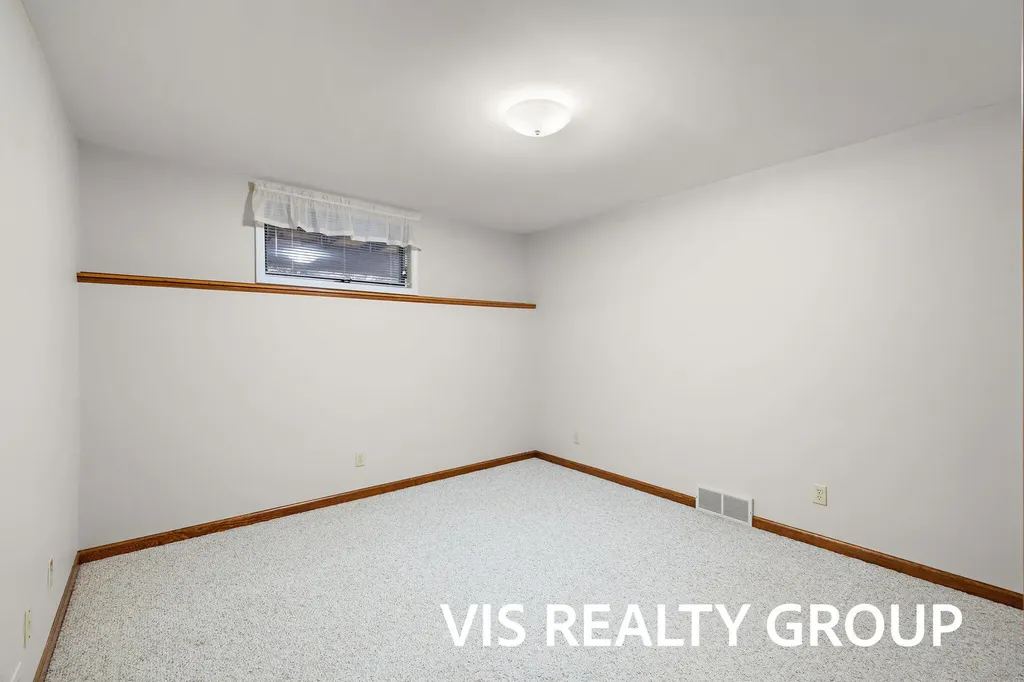 72 Skyline Circle NW Grand Rapids City MI 49504
