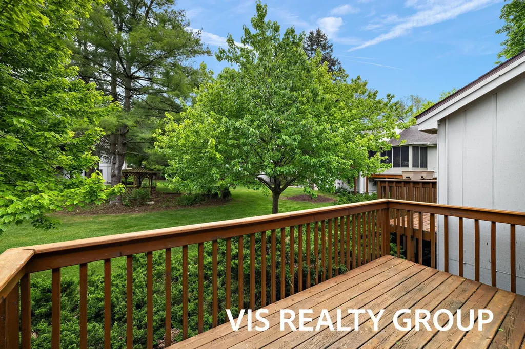 72 Skyline Circle NW Grand Rapids City MI 49504
