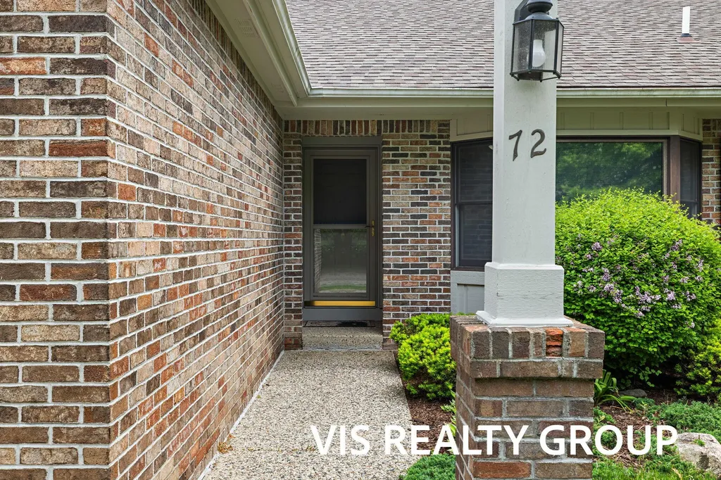72 Skyline Circle NW Grand Rapids City MI 49504