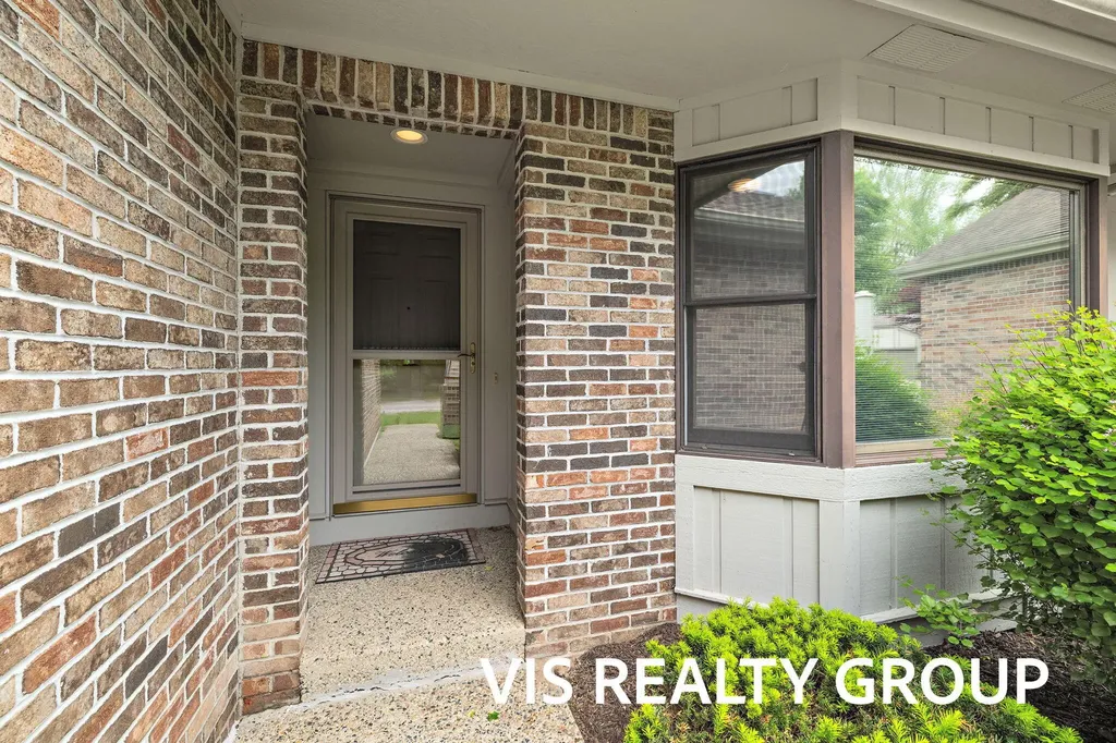 72 Skyline Circle NW Grand Rapids City MI 49504