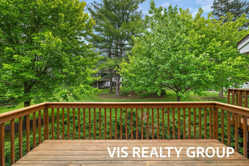 72 Skyline Circle NW Grand Rapids City MI 49504