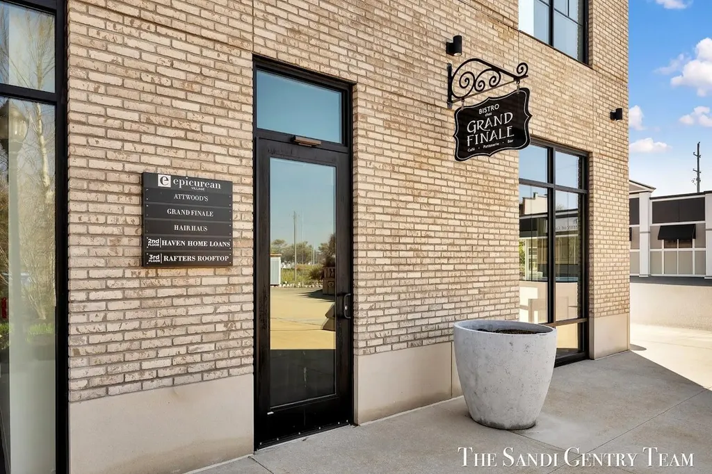 110 W Savidge Street Spring Lake Village MI 49456