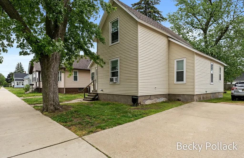 354 W 21st Street Holland City MI 49423