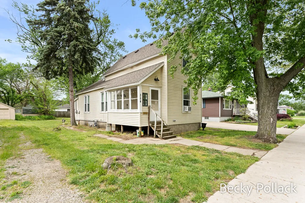 354 W 21st Street Holland City MI 49423