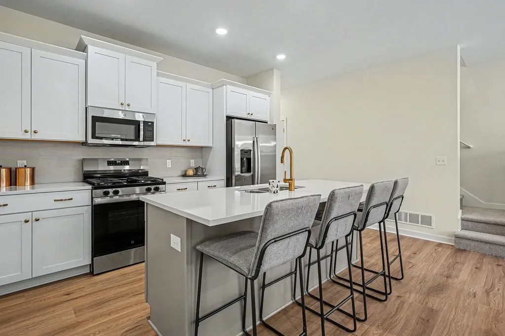 1978 S Shorewood Lane Park Township MI 49423