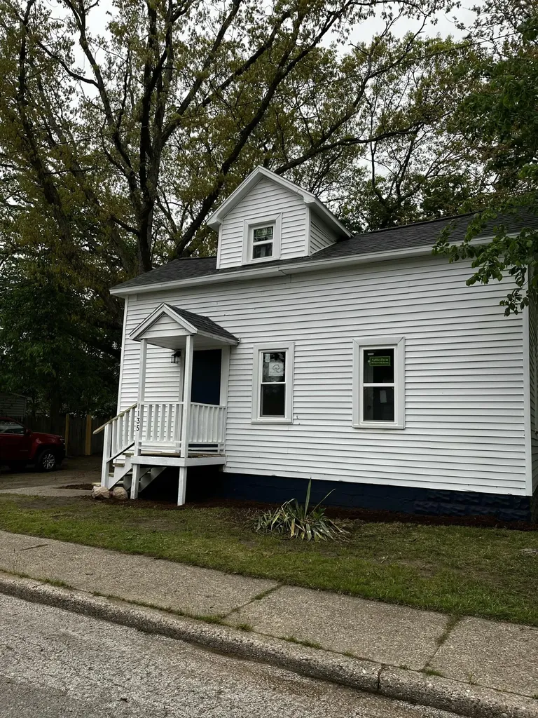 1135 Holt Street Muskegon City MI 49442