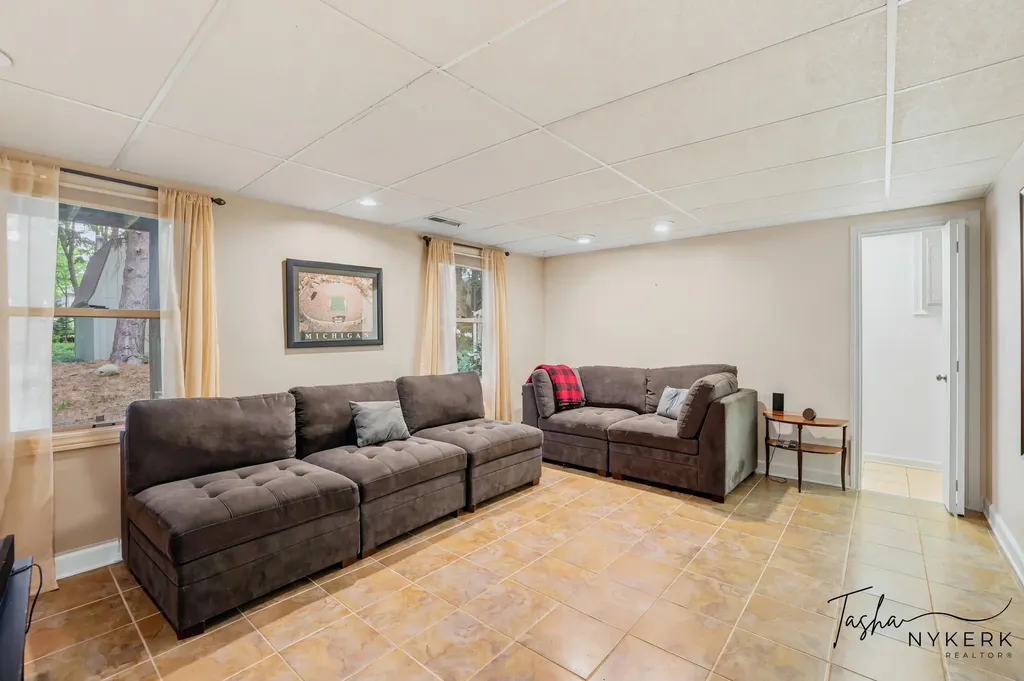 15849 Ryan Drive Park Township MI 49424