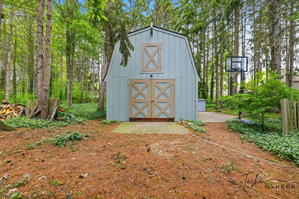 15849 Ryan Drive Park Township MI 49424