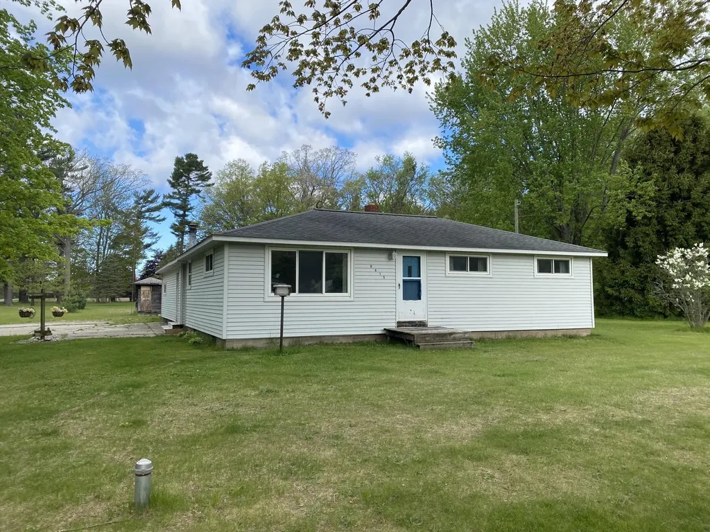 8615 Indian Bay Road White River Township MI 49437