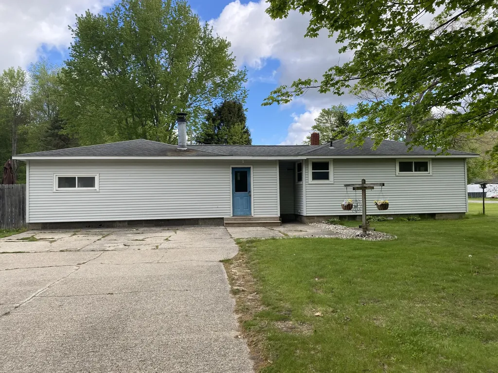 8615 Indian Bay Road White River Township MI 49437