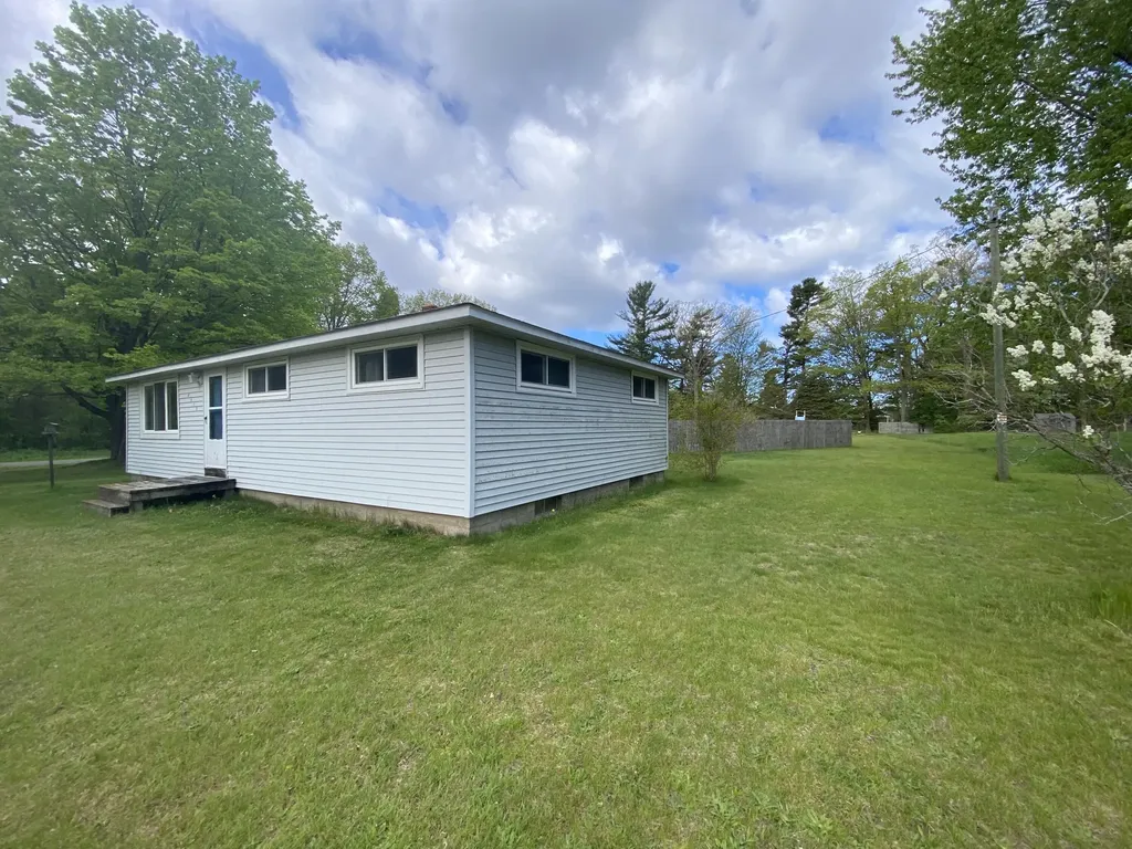 8615 Indian Bay Road White River Township MI 49437