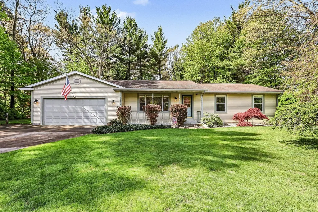 7701 Pinewood Drive Whitehall Township MI 49461