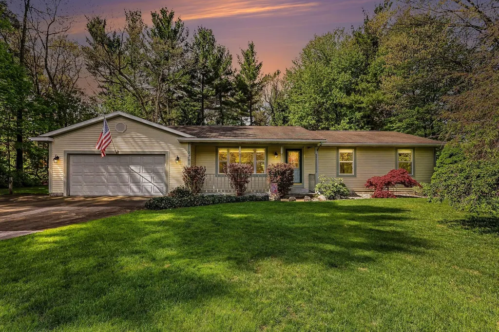 7701 Pinewood Drive Whitehall Township MI 49461