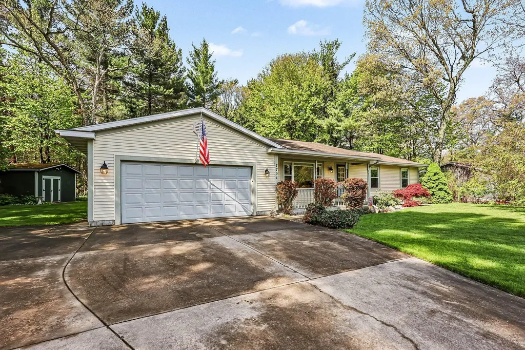 7701 Pinewood Drive Whitehall Township MI 49461