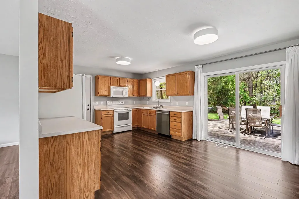 7701 Pinewood Drive Whitehall Township MI 49461