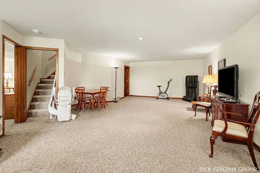 1793 Lakeview Drive Zeeland Charter Township MI 49464