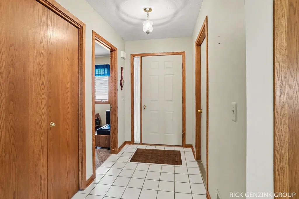 1793 Lakeview Drive Zeeland Charter Township MI 49464