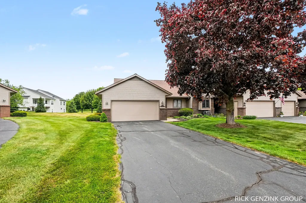 1793 Lakeview Drive Zeeland Charter Township MI 49464