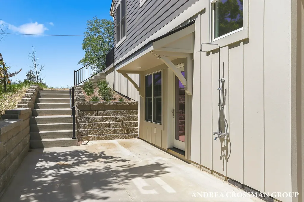 6401 Lakeshore Drive Port Sheldon Township MI 49460