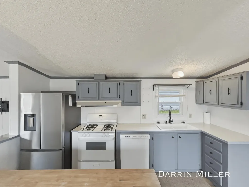 84 Maple Court Muskegon Charter Township MI 49445