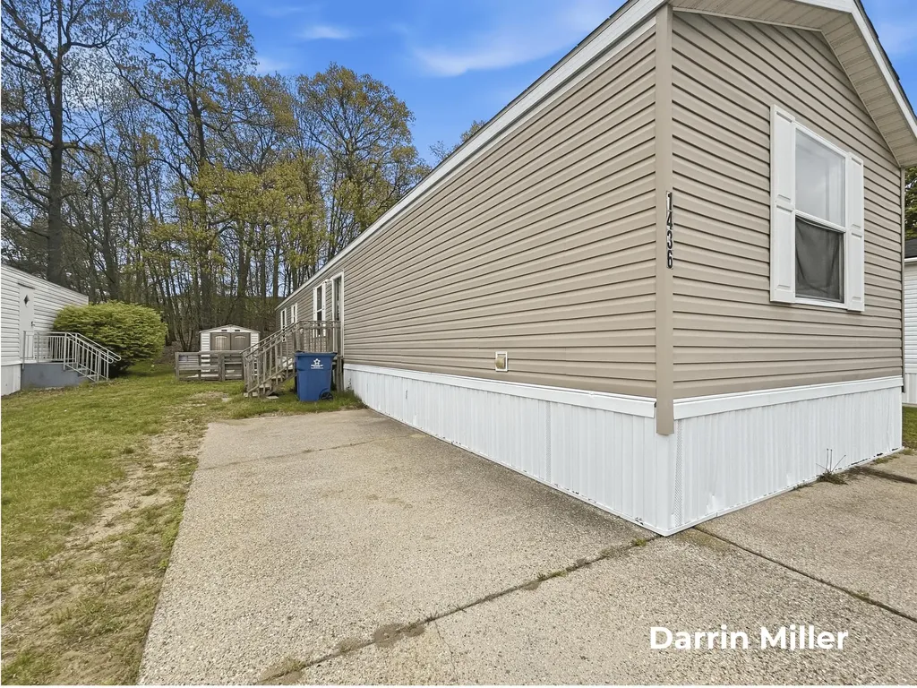 1436 Sarnia Street Muskegon City MI 49444
