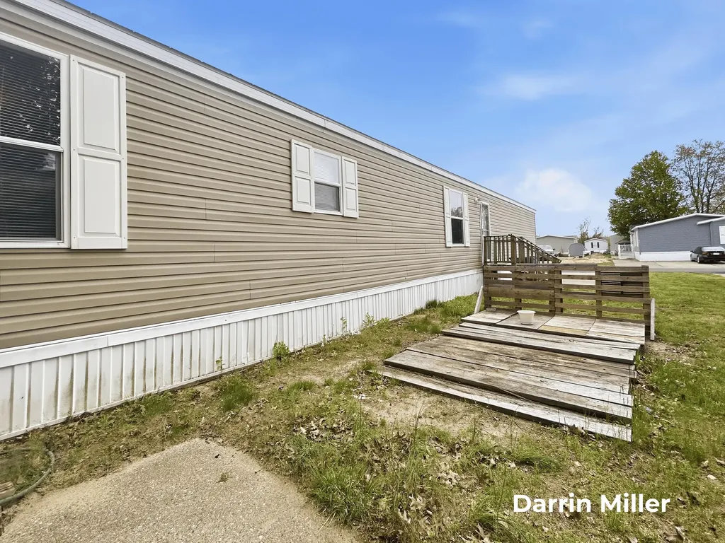 1436 Sarnia Street Muskegon City MI 49444