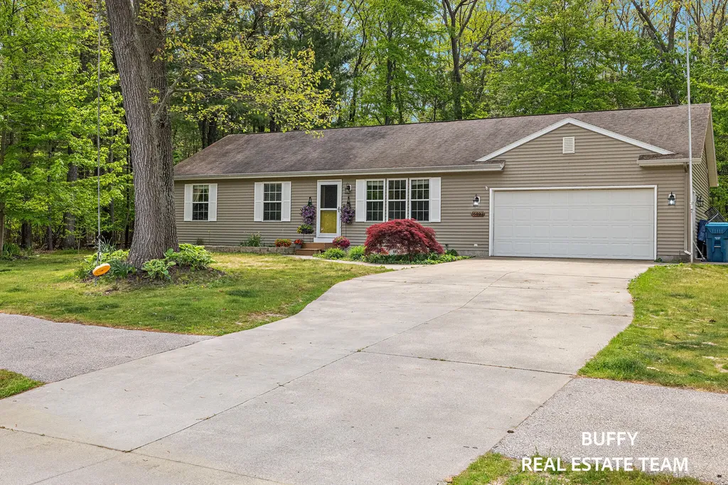15892 Groesbeck Street Grand Haven Charter Township MI 49417