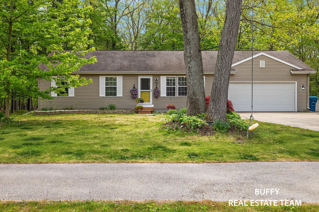 15892 Groesbeck Street Grand Haven Charter Township MI 49417