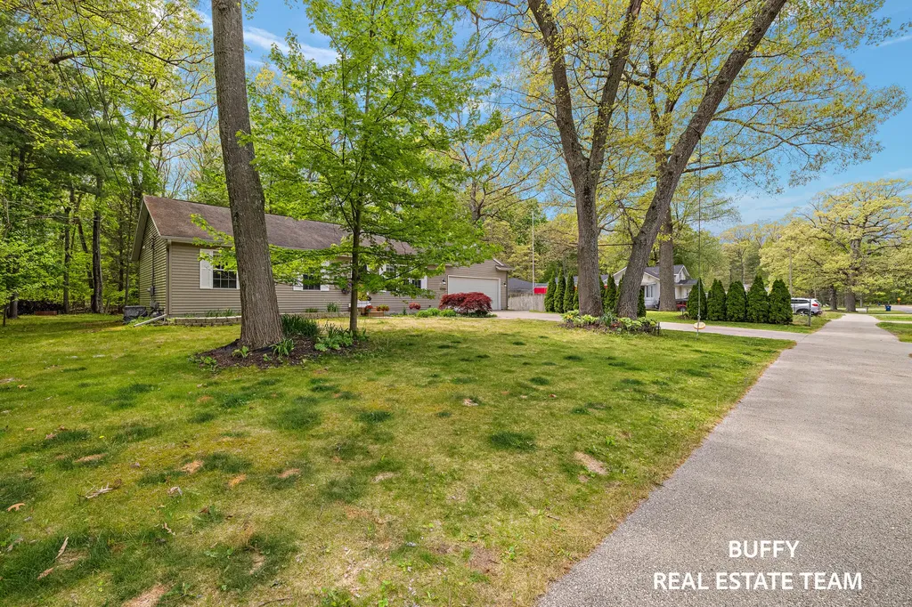 15892 Groesbeck Street Grand Haven Charter Township MI 49417