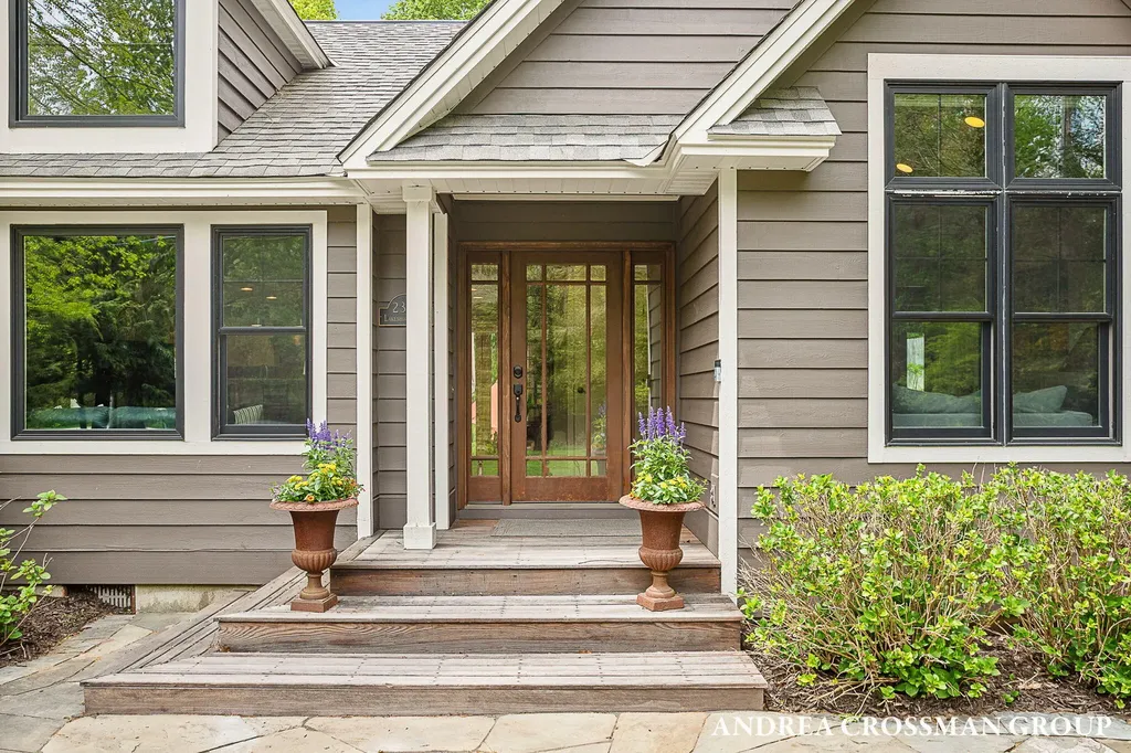 2338 Lakeshore Drive Ganges Township MI 49408