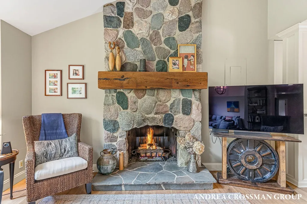 2338 Lakeshore Drive Ganges Township MI 49408
