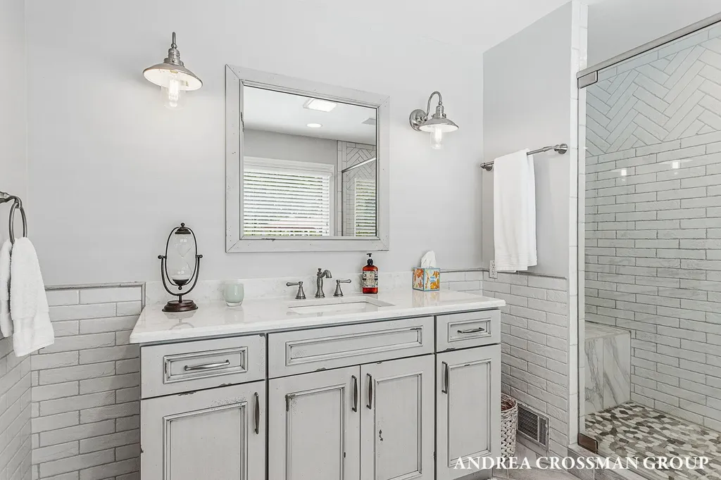 2338 Lakeshore Drive Ganges Township MI 49408