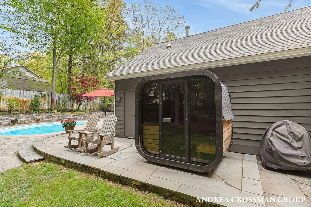 2338 Lakeshore Drive Ganges Township MI 49408