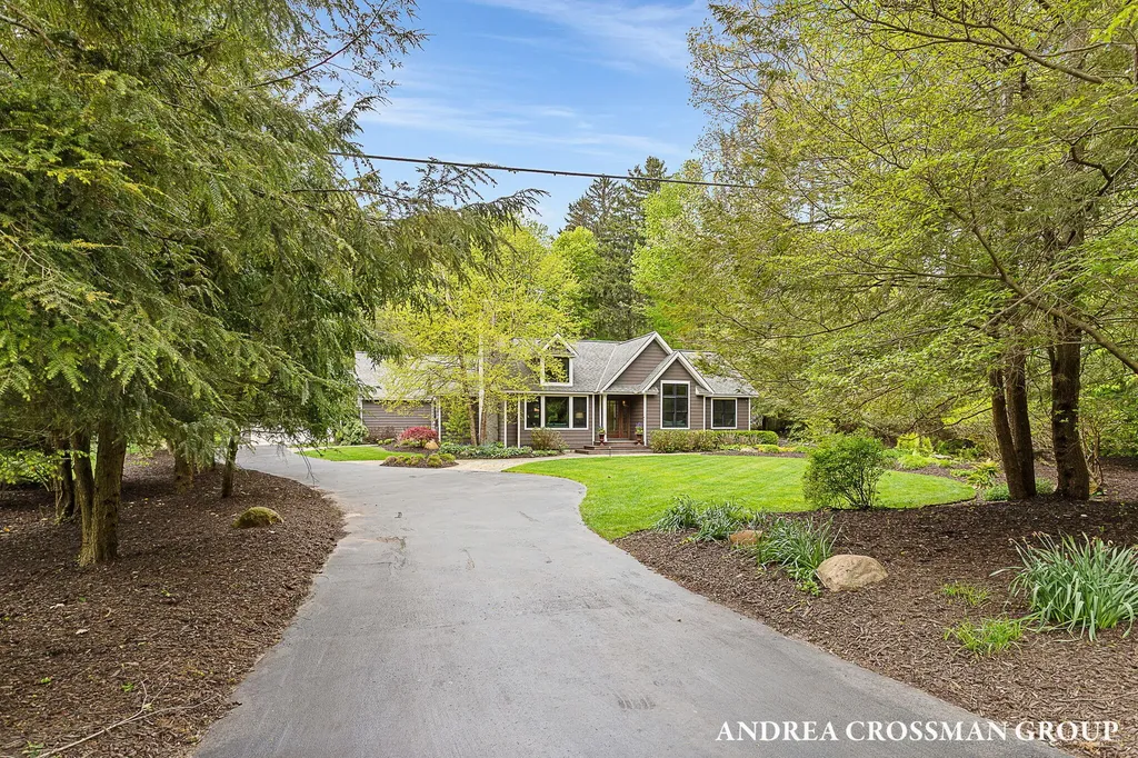 2338 Lakeshore Drive Ganges Township MI 49408