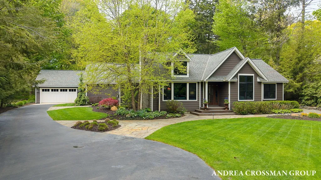 2338 Lakeshore Drive Ganges Township MI 49408