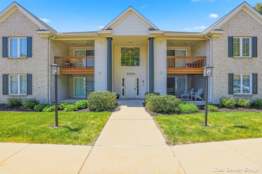 3153 E Crystal Waters Drive Holland Charter Township MI 49424