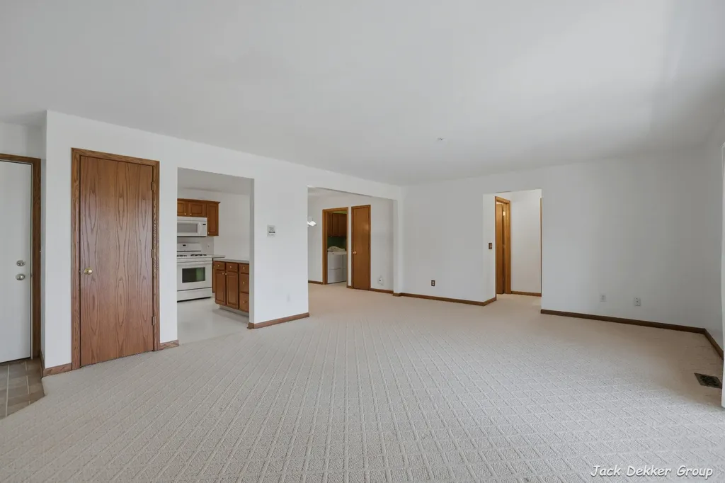 3153 E Crystal Waters Drive Holland Charter Township MI 49424