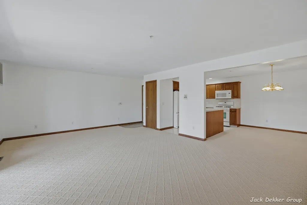 3153 E Crystal Waters Drive Holland Charter Township MI 49424