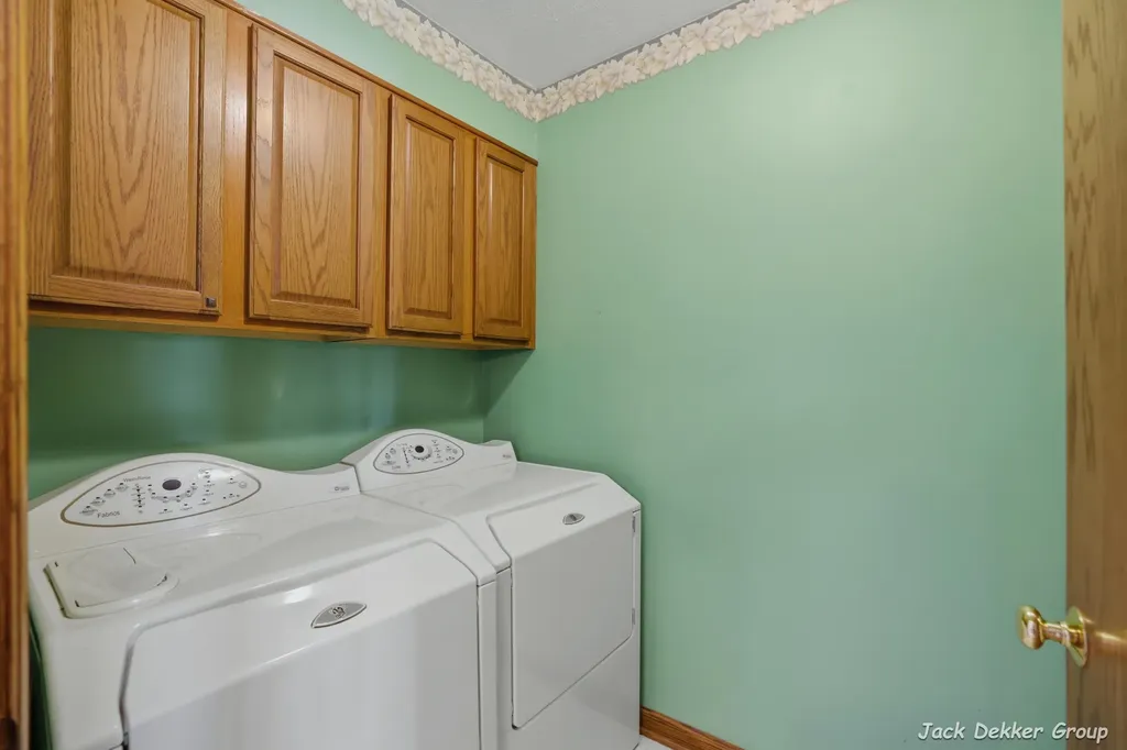 3153 E Crystal Waters Drive Holland Charter Township MI 49424