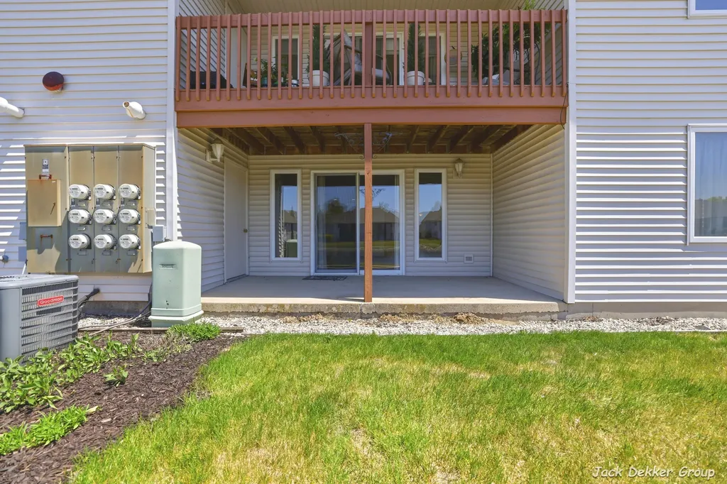 3153 E Crystal Waters Drive Holland Charter Township MI 49424