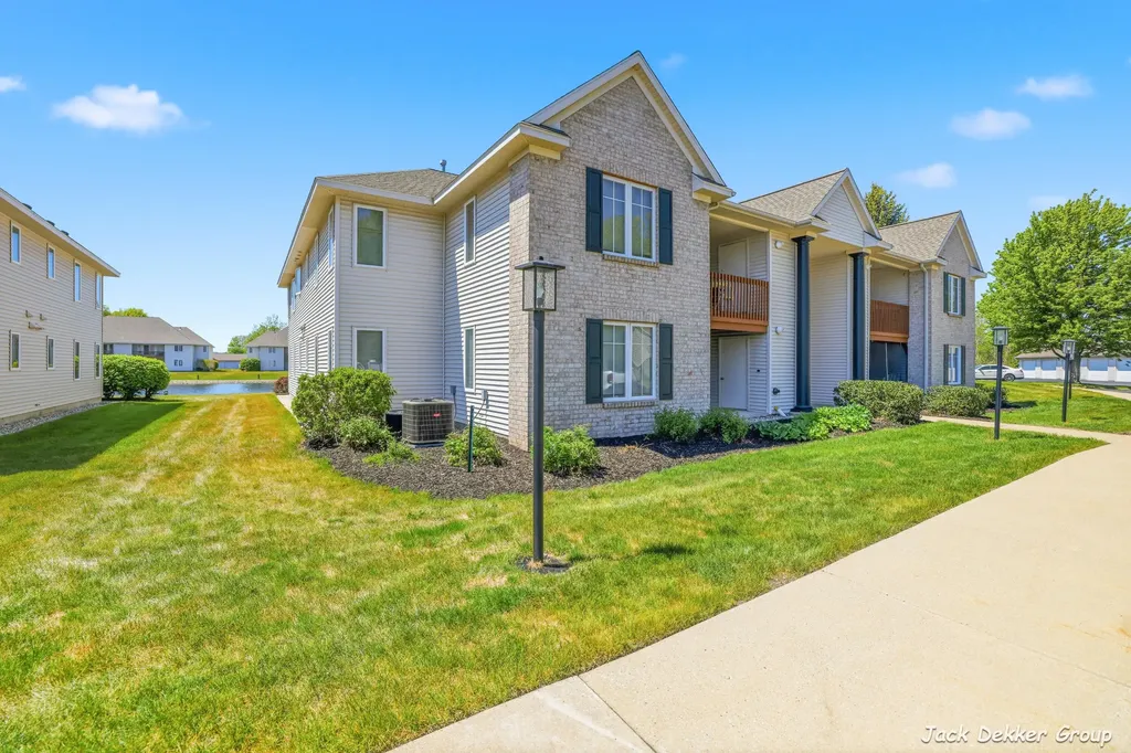 3153 E Crystal Waters Drive Holland Charter Township MI 49424