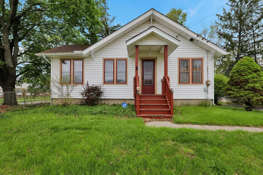 4308 Pleasant Grove Road Lansing City MI 48910