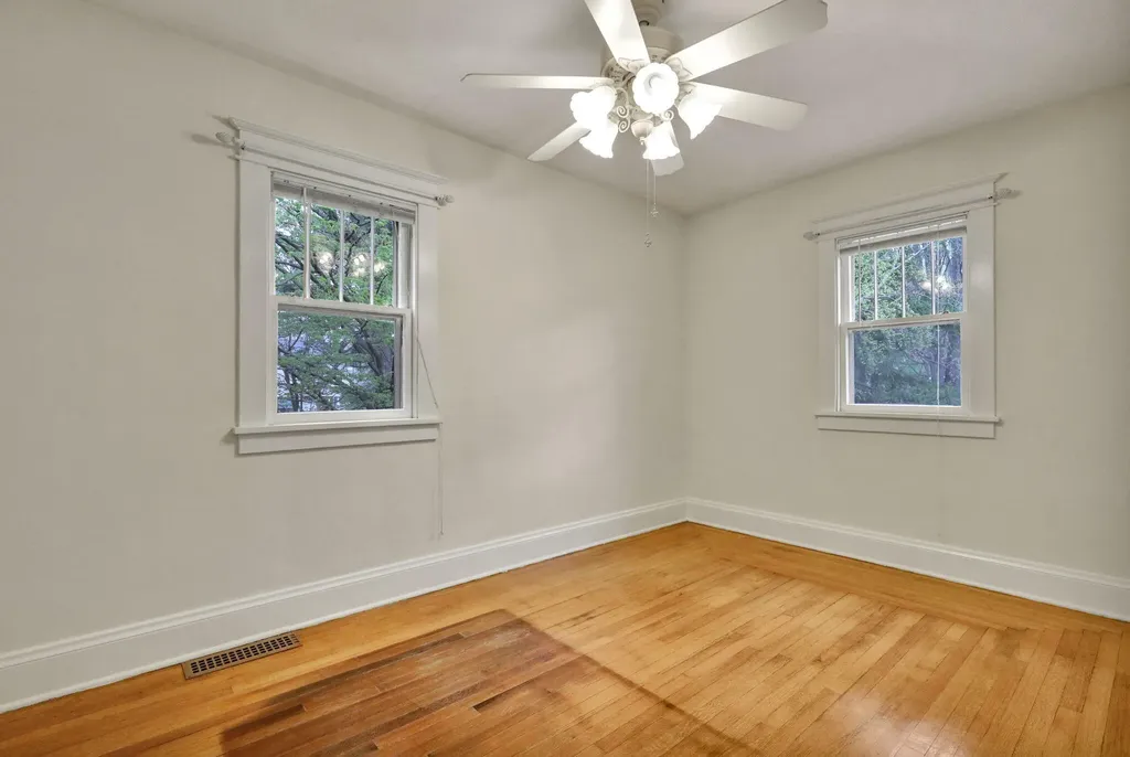 4308 Pleasant Grove Road Lansing City MI 48910