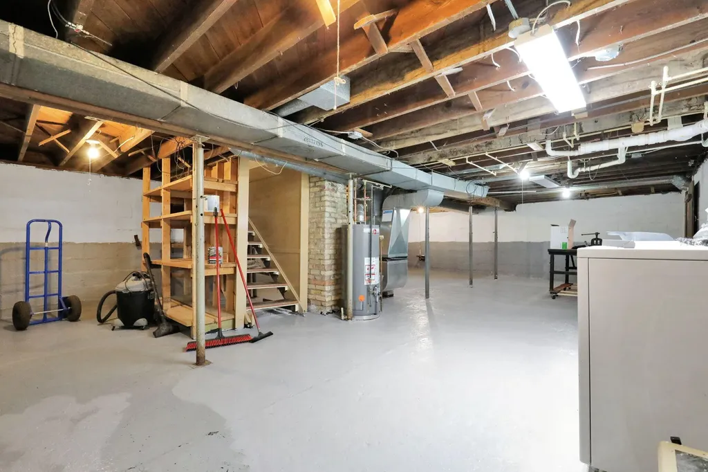 4308 Pleasant Grove Road Lansing City MI 48910