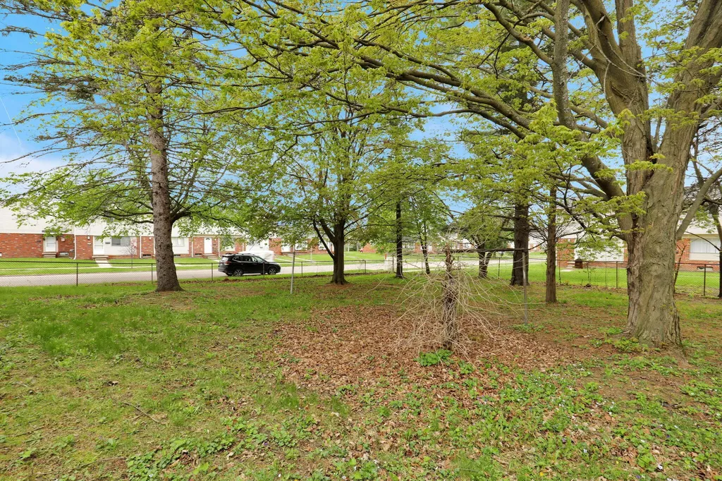 4308 Pleasant Grove Road Lansing City MI 48910