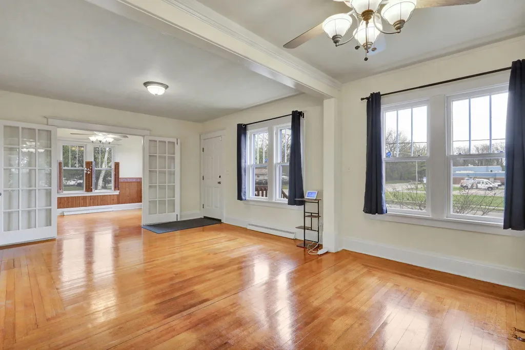 4308 Pleasant Grove Road Lansing City MI 48910