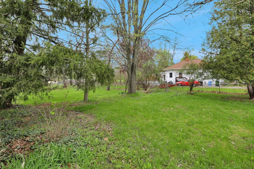 4308 Pleasant Grove Road Lansing City MI 48910