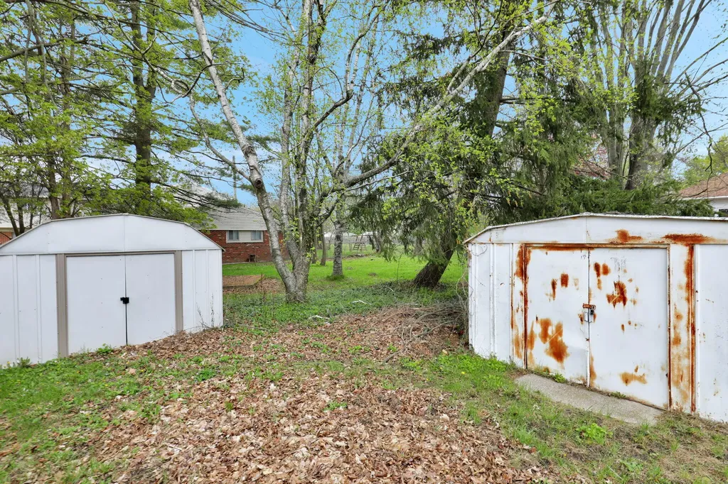 4308 Pleasant Grove Road Lansing City MI 48910
