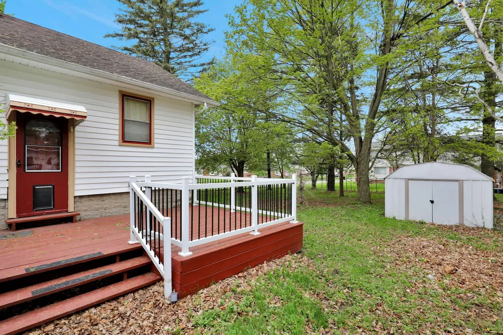 4308 Pleasant Grove Road Lansing City MI 48910